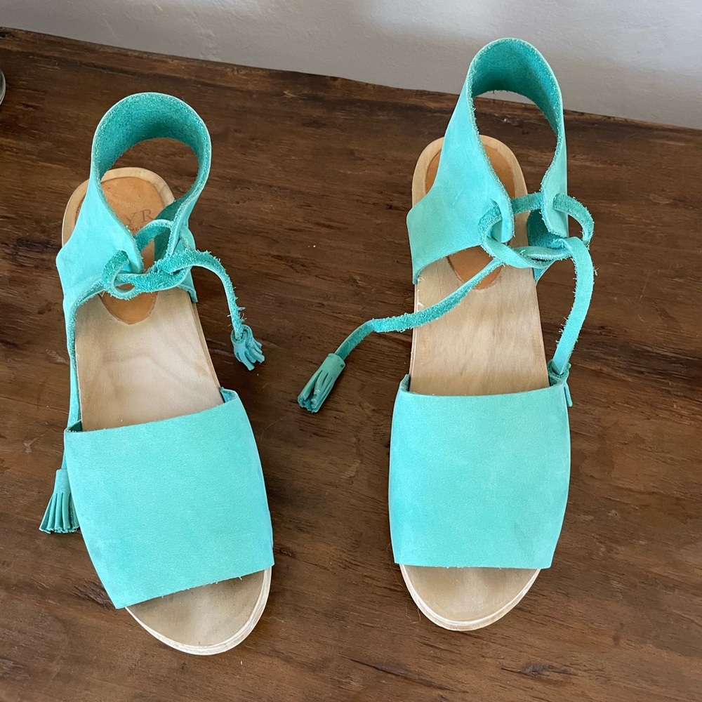 Bryr Hannah Spanish Toe Mid Heel Wood Leather Clog in turquoise size 39 (8-8.5)